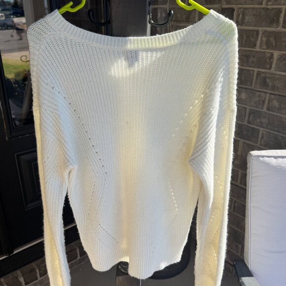 Women's Medium White Sweater - Picture 4 of 5